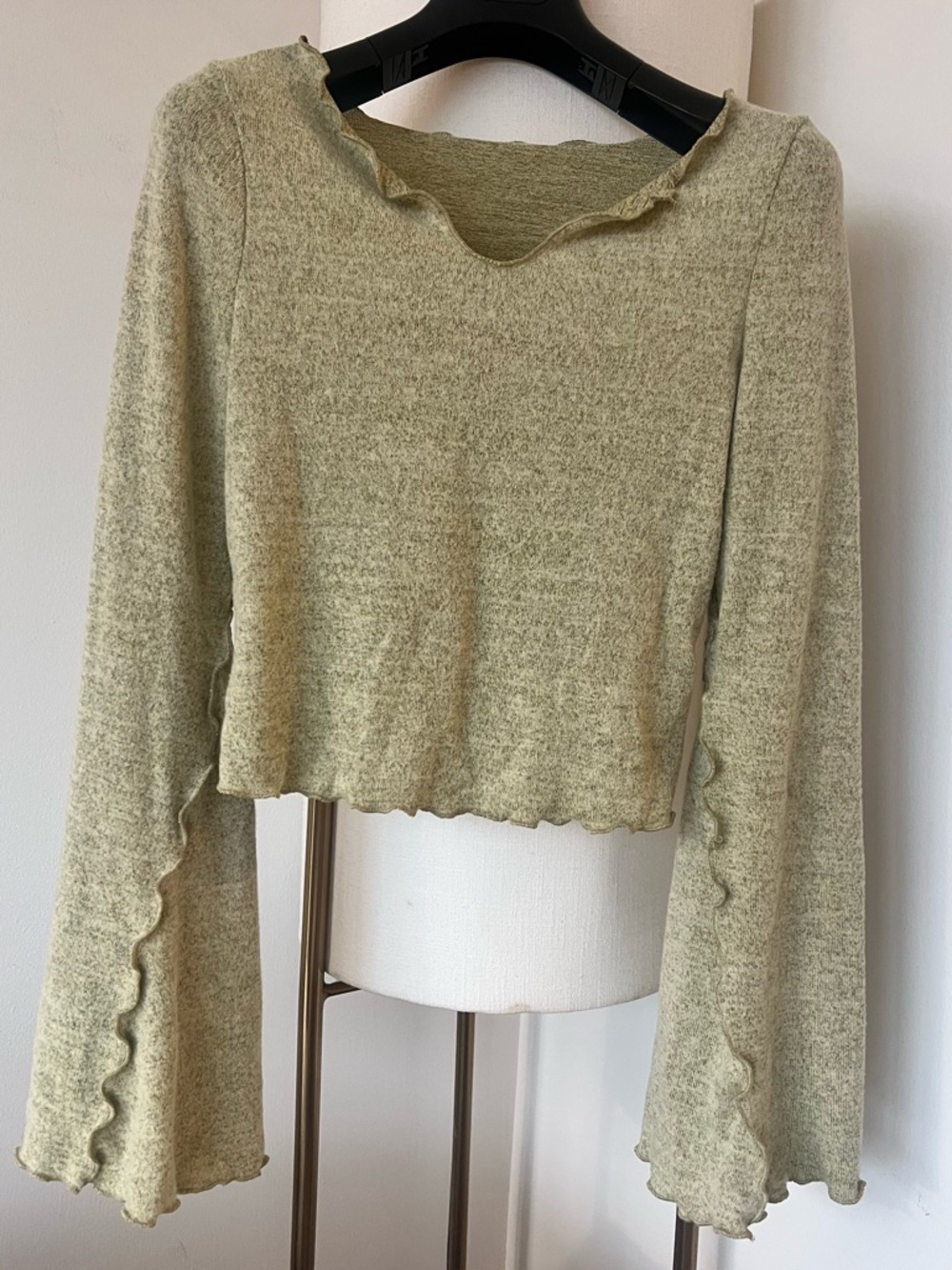 SHEIN Olive Scalloped v-neck Knit Top with bell sleeves